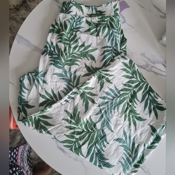 Pants - Picture 2 of 3